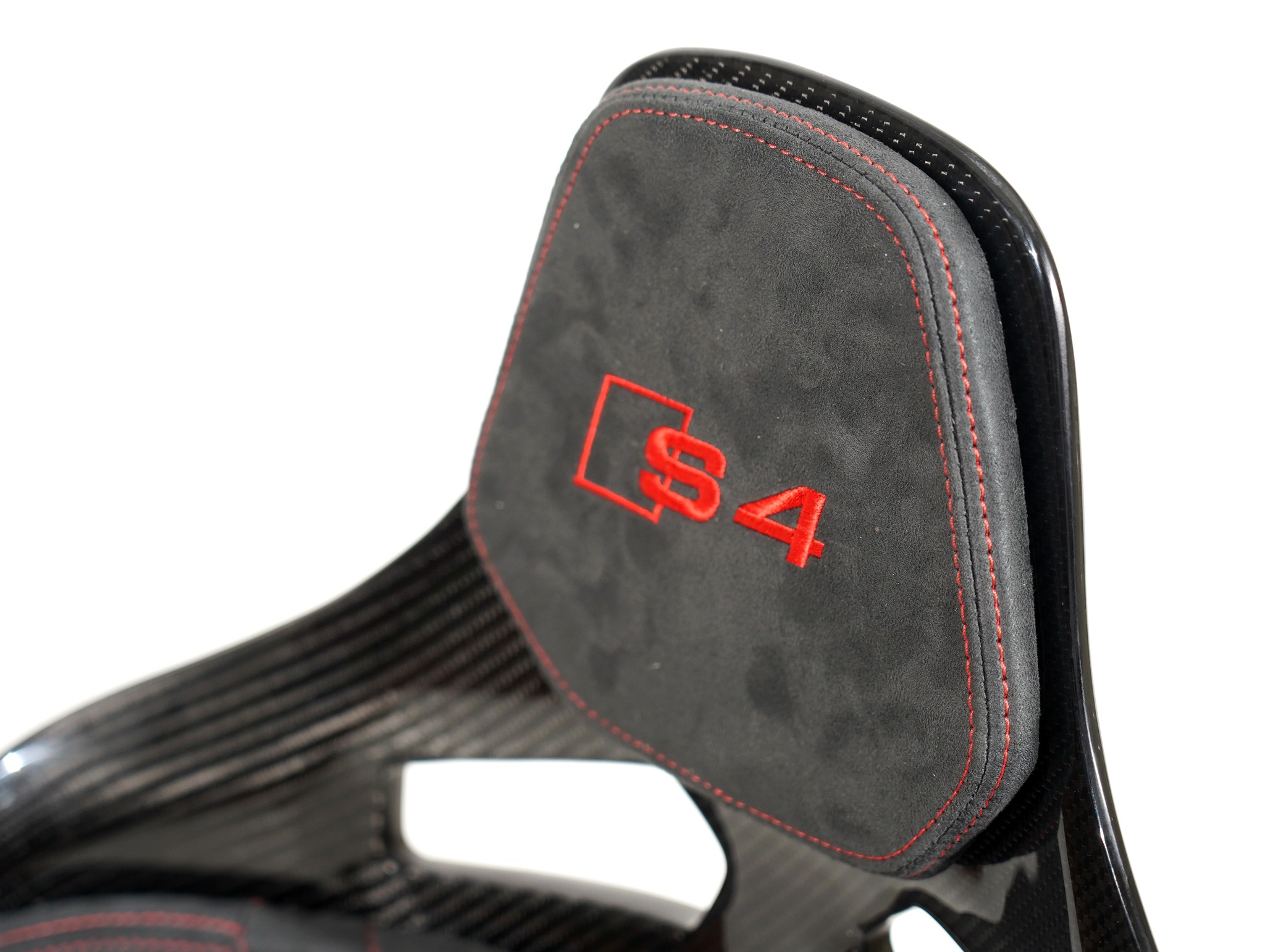 Bespoke performance meets premium luxury. We are proud to introduce this custom configuration for the KevMannz GT-Max Non-Reclinable Carbon Fiber Bucket Seat.
This pair features Charcoal color Alcantara padding, perfectly accented by an intricate Red honeycomb stitching pattern Audi style. We finished this build with distinct Audi S4 logo stitching for the ultimate personal touch. π
Upgrade your ride with the best. DM for inquiries.